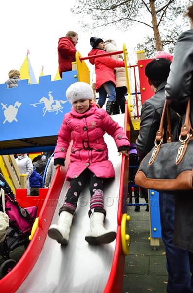  На время поста воскресная игровая программа на детской площадке при Богоявленском соборе приостановлена 
