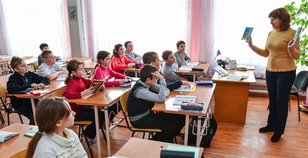 В "ДНР" только две школы имеют российскую аккредитацию. Они в Донецке и Макеевке 