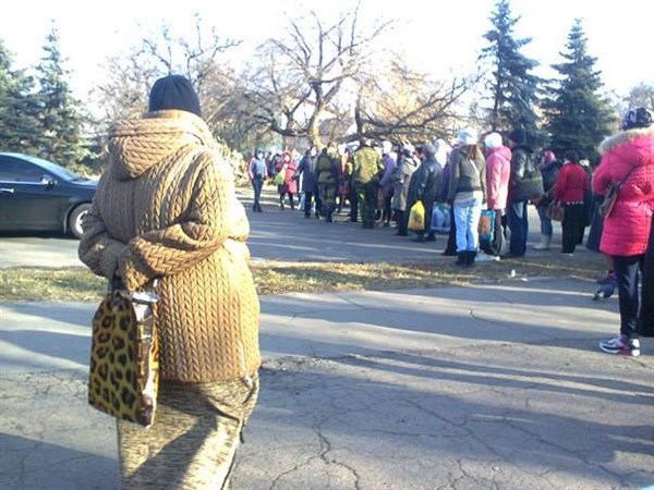 Голодные бунты: «пока что денег нет», - заявил жительницам Енакиево и.о. мэра Горловки Олег Губанов (ВИДЕО)