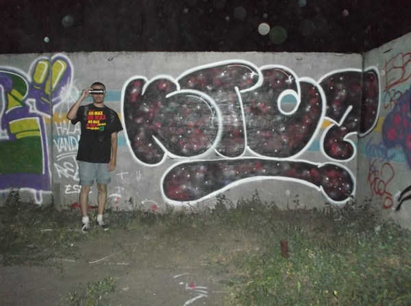 ТОП-10 самых-самых граффити Горловки: гангстер, «эти глаза напротив» и футбол на терриконе