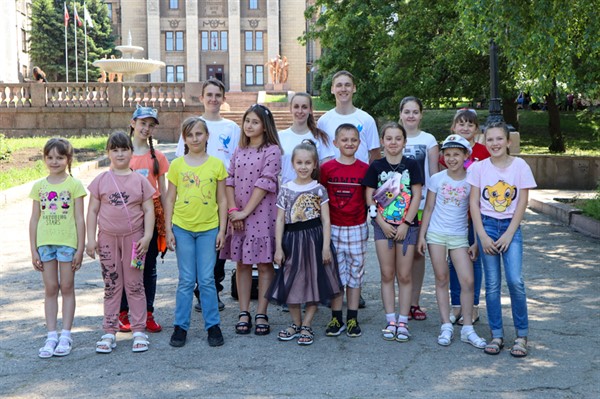Детям из самопровозглашенной «ЛНР» разрешили выезжать за пределы "республики"