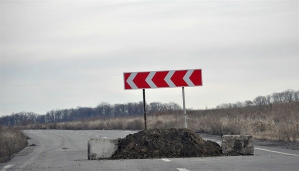 Жителей Горловки просят отказаться от поездок по трассе "Горловка-Ясиноватая"