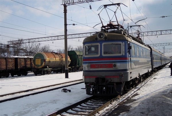 В Горловке поезд сбил 50-летнего «автостопщика»