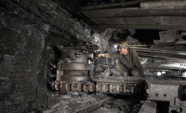 Не свое, не жалко: в Горловке незаконно распродали шахтное оборудование