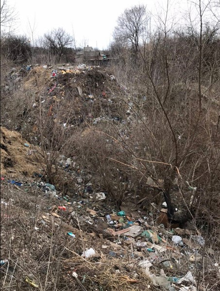 В Горловке растет мусорная свалка по дороге с Комсомольца на Курганку (ФОТОФАКТ)