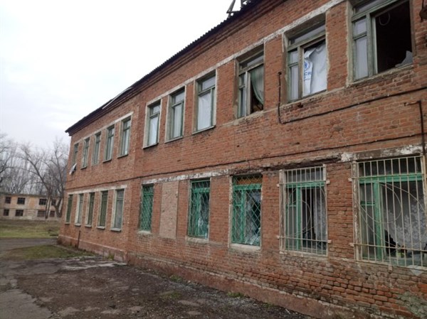 Поселок Гольмовский под обстрелом: горит детский лагерь «Рассвет» 