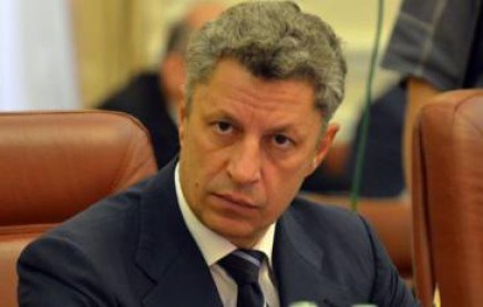 Уроженец Горловки хочет стать президентом Украины. Сегодня он подал документы в Центризбирком