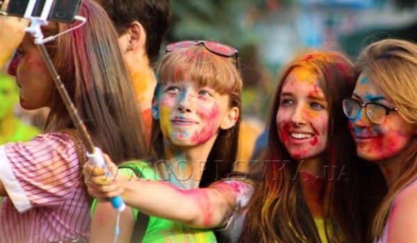 Молодежь и детей Горловки ждут на Фестивале красок 28 мая