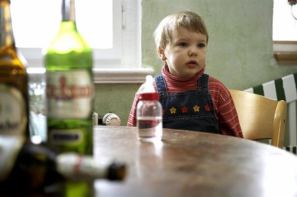 Шокирующая реальность: 6-летнему горловчанину поставили диагноз «алкоголизм» 