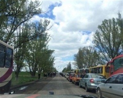 Ситуация на блокпостах: КПП Гнутово - очереди нет, Майорск-Зайцево - понемногу очередь движется  