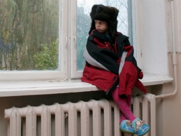  "Теплые" сводки: власти Горловки утверждают, что в 12 больницах, 7 школах и 6 детсадах уже не холодно