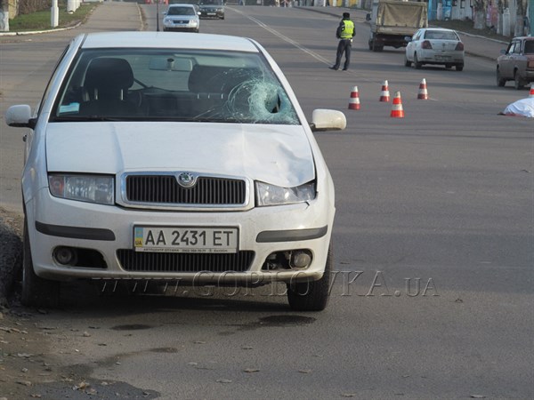 В районе оптовых баз «Skoda» насмерть сбила женщину: водитель отказалась давать милиции  пояснения без своего адвоката (ФОТО С МЕСТА ДТП)