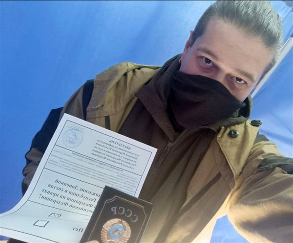 С паспортом СССР голосовал за развитие Горловки: местный блогер и боевик "ДНР" хочет восстановления заводов 