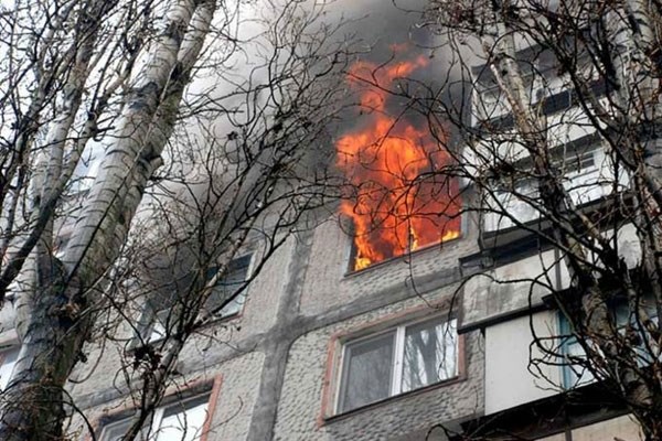 Из-за курения 62-летний горловчанин спалил свою трехкомнатную квартиру 