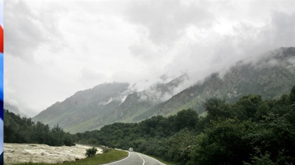 Сорвался в ущелье: альпинист из Горловки погиб в горах Кабардино-Балкарии