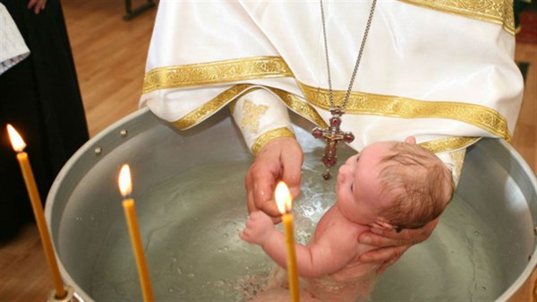 Крещение ребенка: 7 важных советов для родителей и будущих крестных