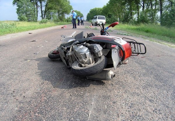 В Горловке 13-летний скутерист врезался в автомобиль