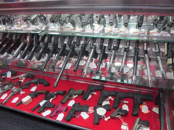 Вооружились: горловская милиция сообщает о почти 5000 владельцах различного вида оружия