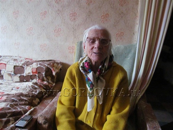 "Залог долгой жизни - в работе",  считает горловская долгожительница, отметившая 101 день рождения