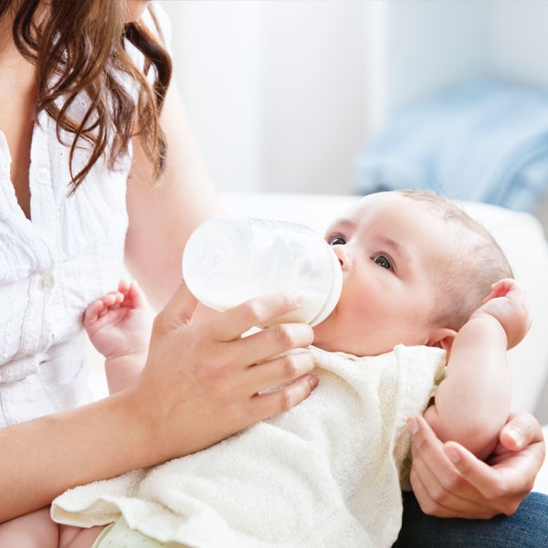 Смеси на козьем молоке: чем предпочтительнее кормить малыша