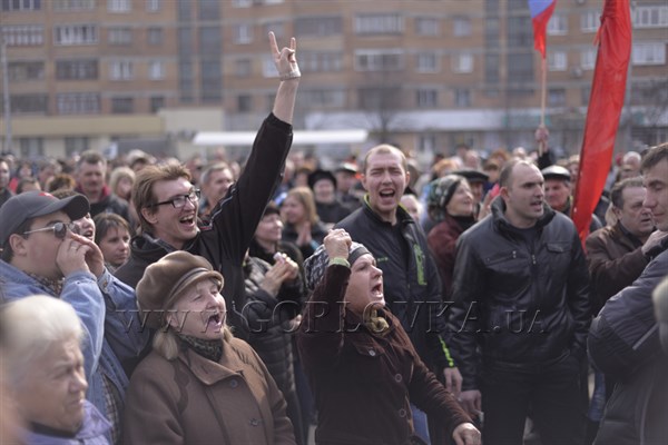 Митинги выходного дня: в Горловке  из-за отсутствия врагов критика выплёскивается на представителей депутатского корпуса и городской власти (ВИДЕО)