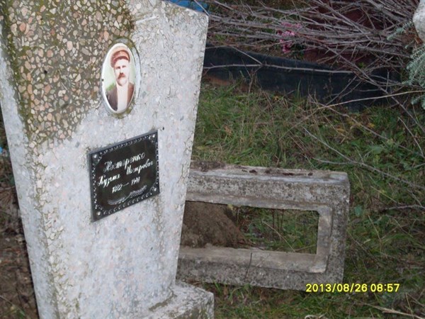  На кладбище, расположенном на границе городов Горловки и Енакиево, на выходных осквернили 12 могил 