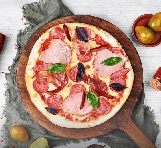 Пицца - универсальное блюдо для стилизованной вечеринки