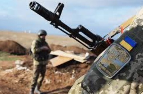 Украинские военные открывают огонь по противнику на Донбассе - Алексей Арестович