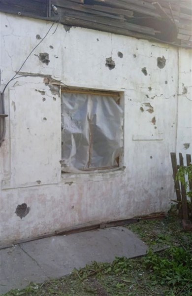 В поселки Мичурина в Горловке погибла мирная жительница: в ее дом попал снаряд