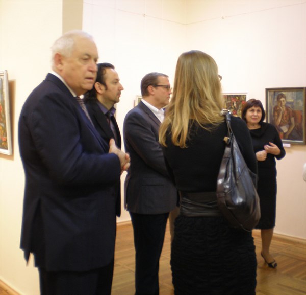 Николай Янковский показал иностранцам достояния Горловского художественного музея (ФОТО)