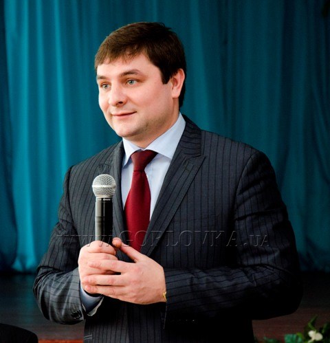 10 тостов для Евгения Клепа в День его рождения от Gorlovka.ua: За дороги! За губернатора! За Интернет и троллей!