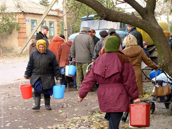 Власти Горловки уверяют, что несмотря на предупреждения энергетиков, воду в квартирах горожан не отключат 