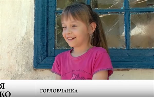 9-летняя девочка попросила мэра Горловки от "ДНР" подарить ей планшет. Папа в плену, у мамы нет денег  