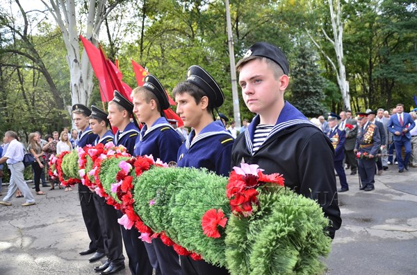 «Никто не забыт, ничто не забыто»: Горловка отмечает 70-летие со Дня освобождения Донбасса 