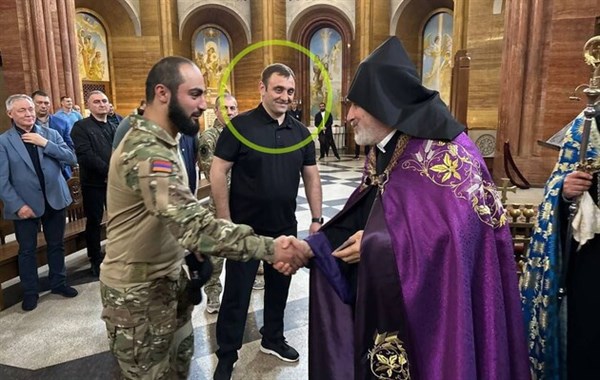 Армен Горловский  «засветился» в Москве на «церемонии благословения» армянского батальона «Арбат» 