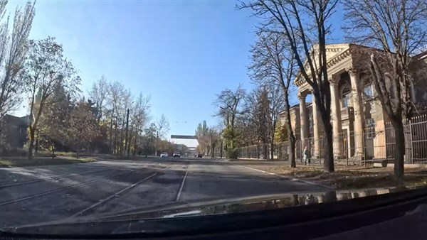 В Горловке глобальные рконструкции: ремонтируют парк Горького и бывший дом пионеров (ВИДЕО)