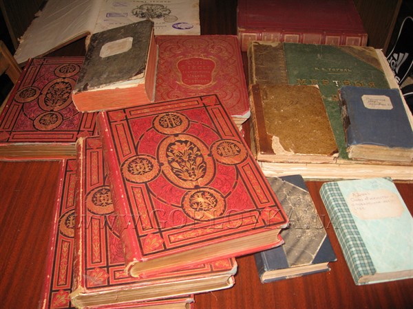 Экспроприированные большевиками из дворянских усадеб книги до сих пор хранятся в библиотеке горловского иняза
