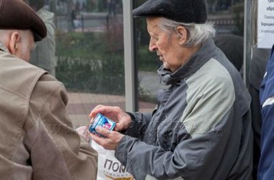 Горловский пенсионер с почечной недостаточностью мог умереть, но нашлись спасители: теперь он мечтает о мире на Донбассе