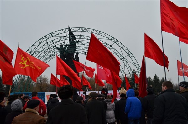 Горловские коммунисты отметили День образования СССР и годовщину вооруженного восстания 1905 года (ФОТО)