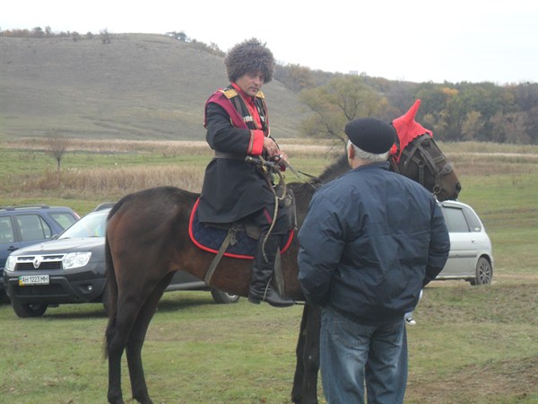 Юный казак не бросил коня: горловчане приняли участие в казачьих перегонах на родине Президента 