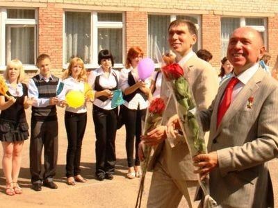 Поздравления от Президента и обед в кругу друзей:  горловчанин Александр Волков отмечает 65-летие