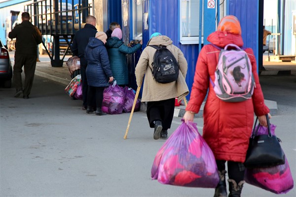 Жители Ростова недовольны приезжими из «ЛДНР». В карантин их свозят получать российские паспорта