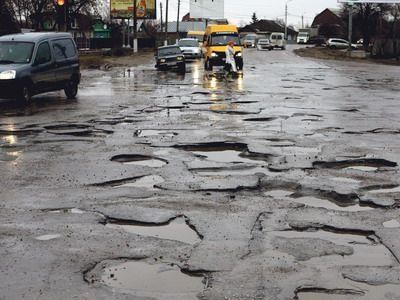 В Горловке от Стирола до 3-ей больницы полностью разбита дорога (ВИДЕО)