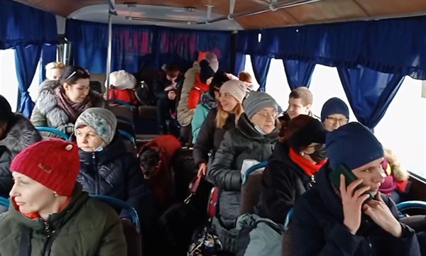 Из Горловки и Ясиноватой людей эвакуируют в Северную Осетию