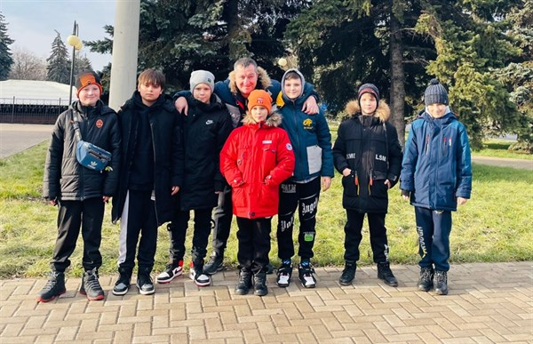 Юные футболисты из Горловки уехали на турнир в Тульскую область