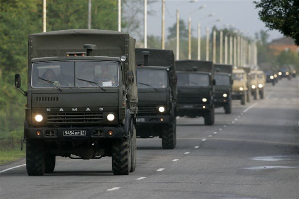 Народные ополченцы заблокировали передвижение украинской военной техники в Донецкой области (ВИДЕОФАКТ)