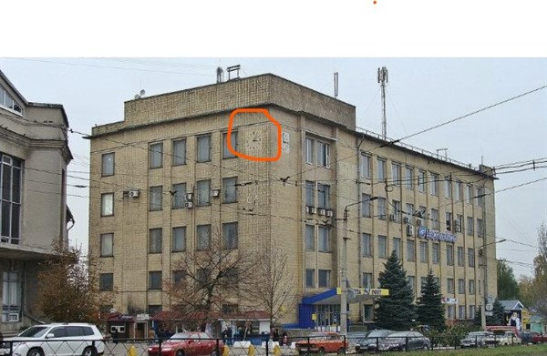 “Время в нашем городе стоит в прямом и  переносном смысле”: жители Горловки просят восстановить часы на Главпочтампе