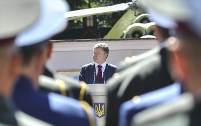 Возобновление АТО на Донбассе: президент Украины Петр Порошенко решил не продлевать режим одностороннего прекращения огня 
