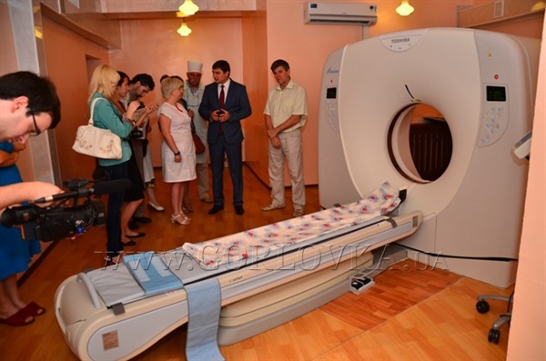 Горловские врачи не нарадуются снимкам рентгеновского аппарата и томографа