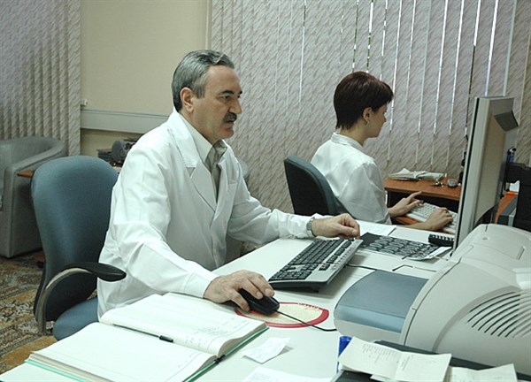 Мэр Горловки подсаживает всех на Интернет: в самой крупной больнице города введут виртуальную очередь